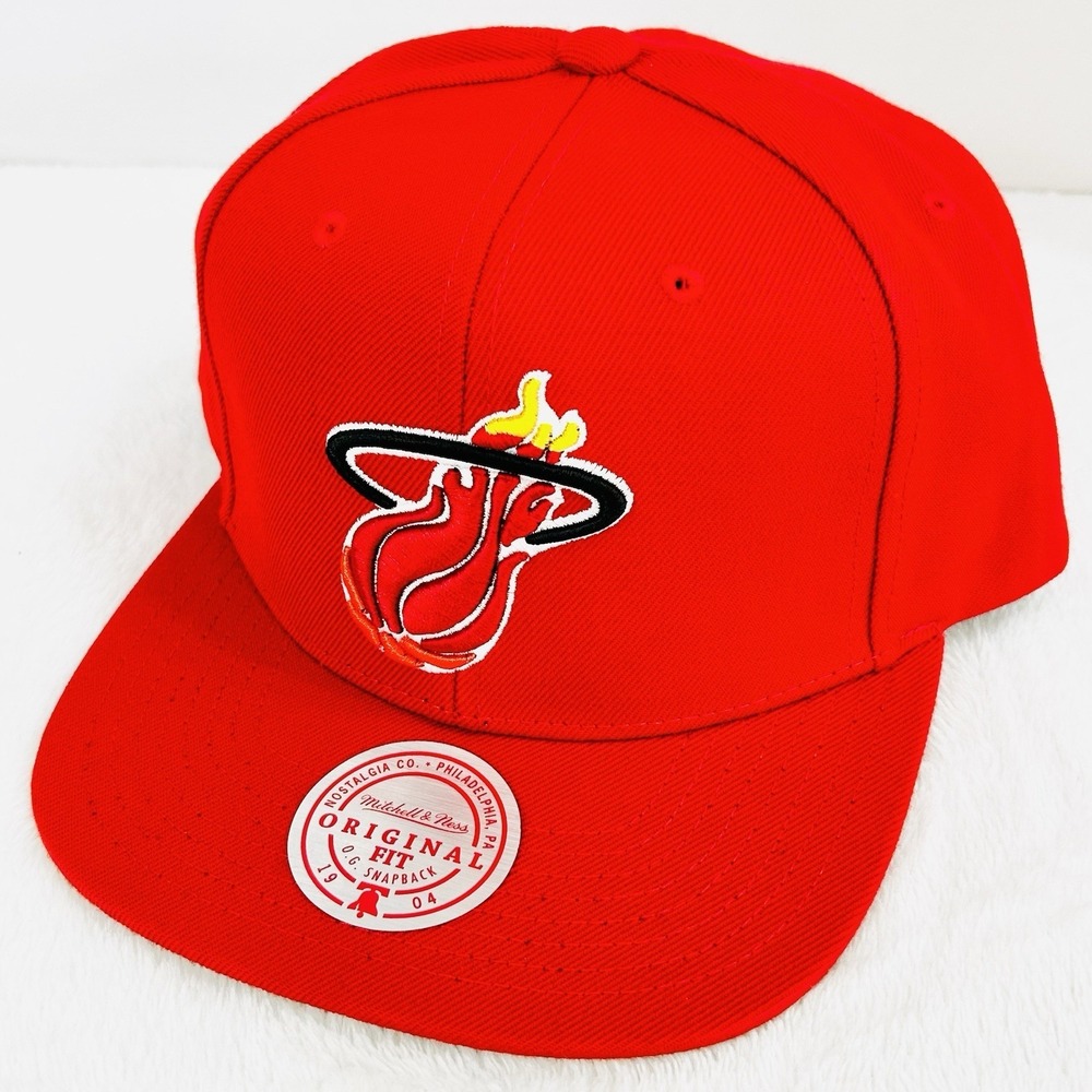 Miami Heat Mitchell & Ness Team Ground Hat Cap Snapback Adjustable NBA Red